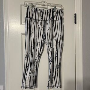 DSG Black and White Striped women capri Leggings